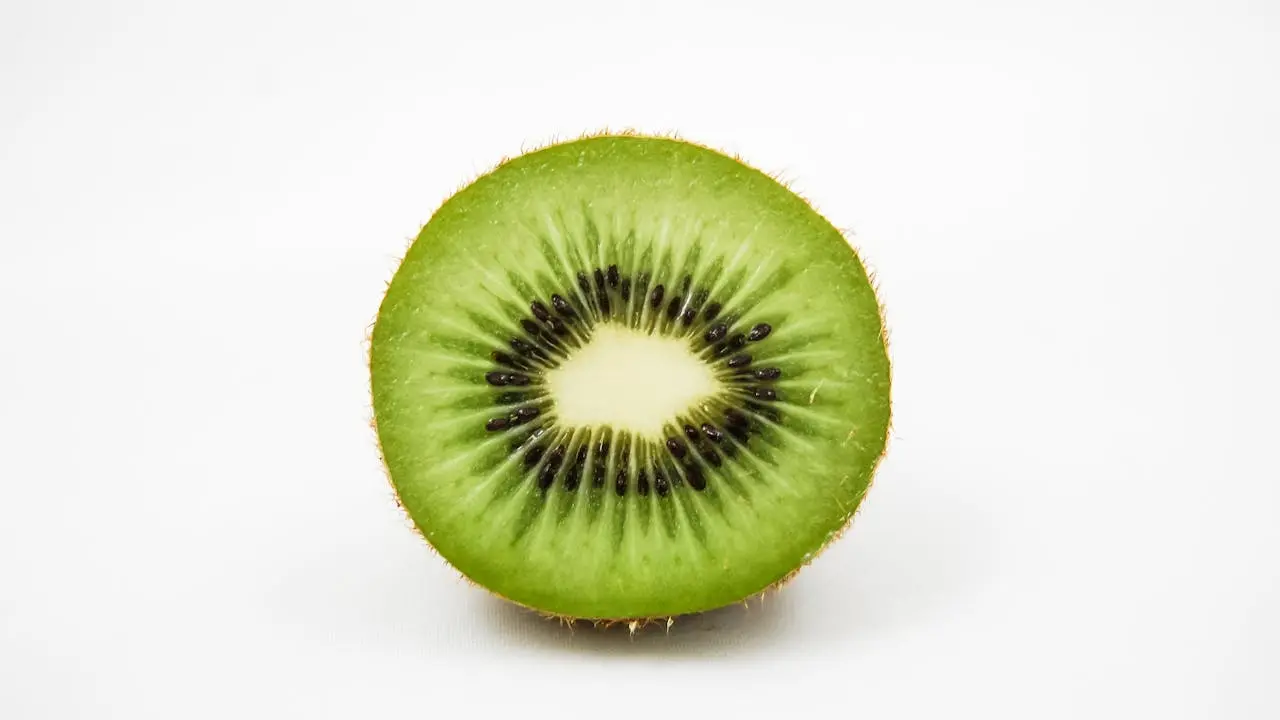 Benefits of Eating Kiwi