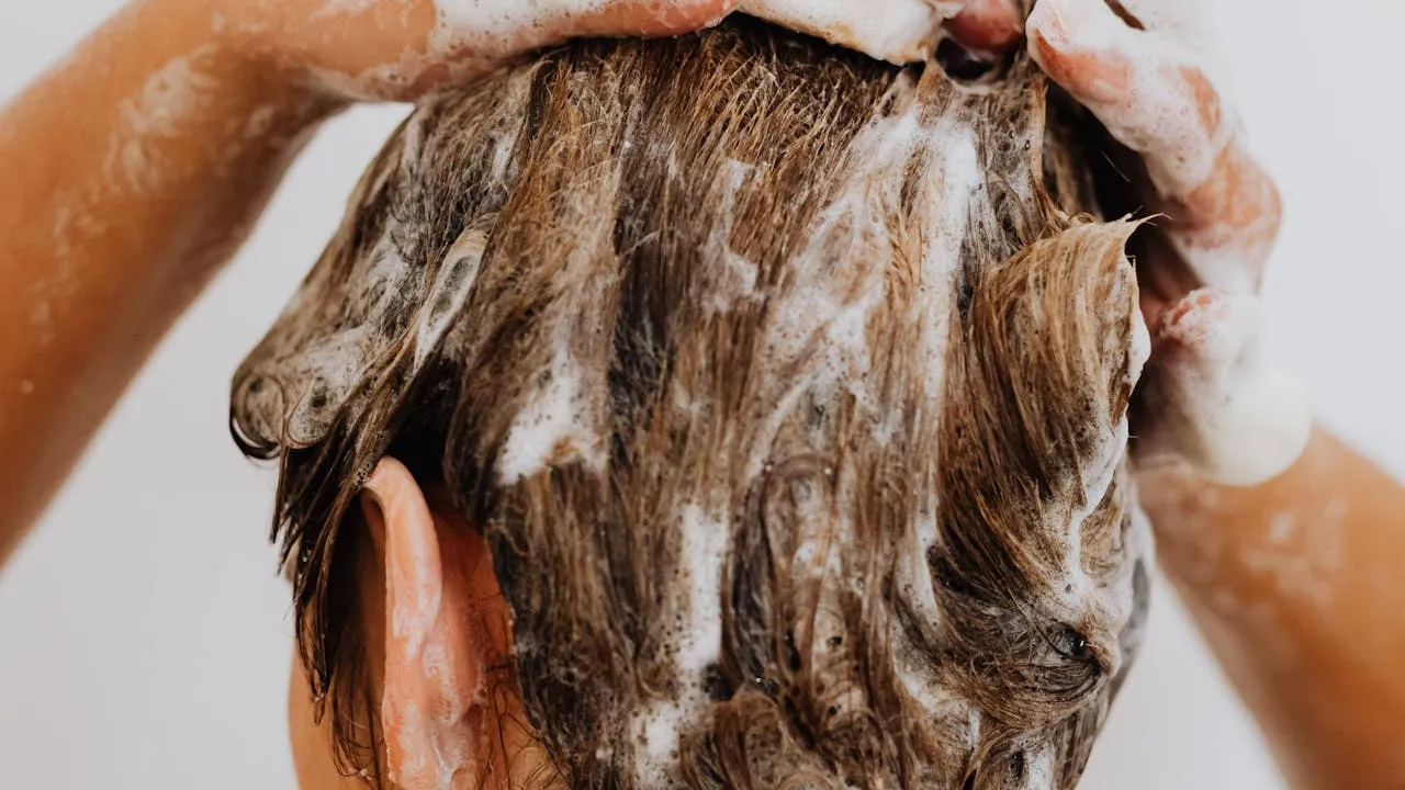 how to use essential oils for dandruff