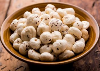 benefits of eating makhana for hair