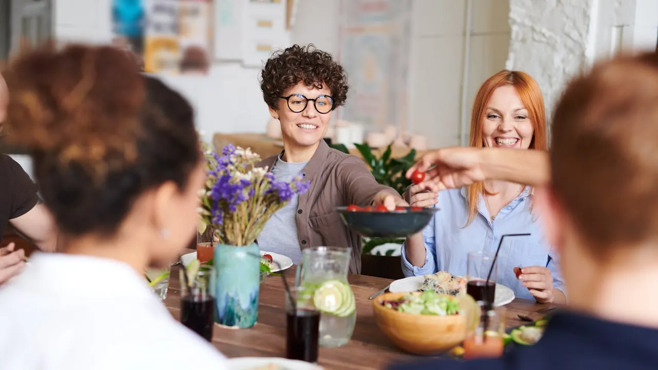 health benefits of eating dinner early