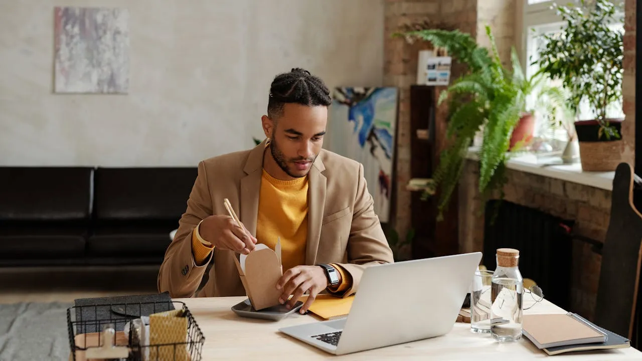 how to eat healthy lunch at work