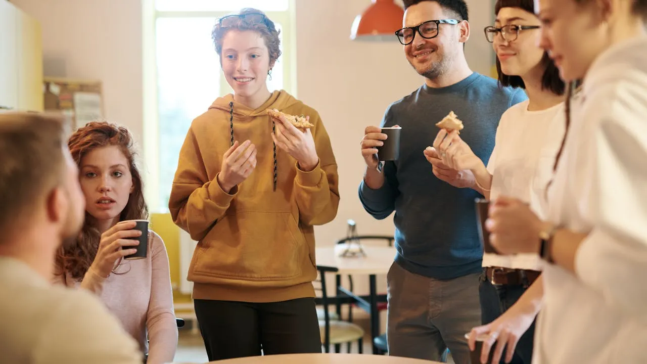 how to eat a healthy lunch at work