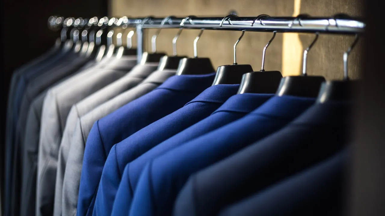 	
building a capsule wardrobe for work