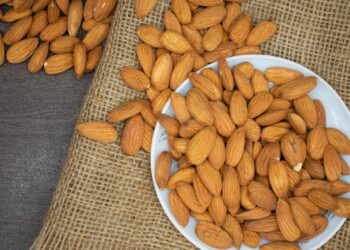 benefits of soaked almonds and walnuts